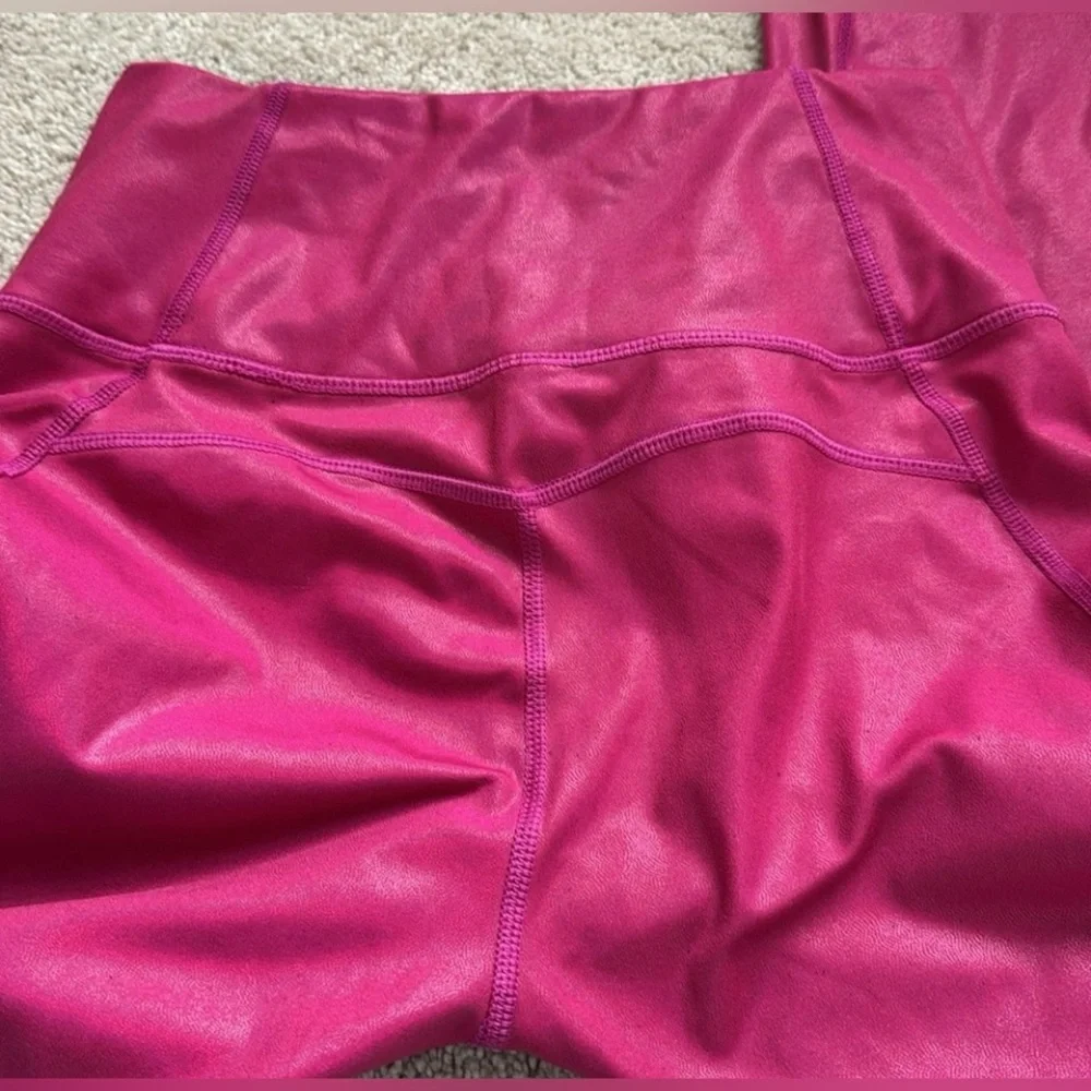 Fabletics Iridescent Dark Fuchsia High-Waisted 7/8 Luxe Legging | XS - Picture 4 of 13